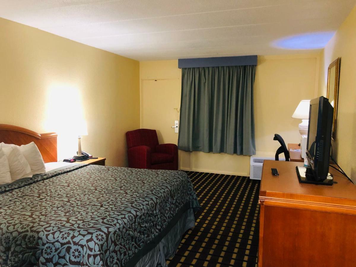 Days Inn By Wyndham Sharonville Exterior foto
